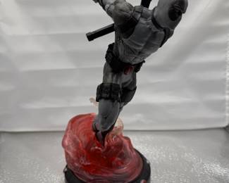 Diamond Select Toys Marvel Gallery Deadpool 9-Inch PVC Figure, specifically featuring Deadpool in his X-Force costume