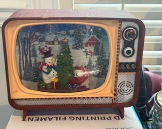 MUSICAL TV GLITTER GLOBE