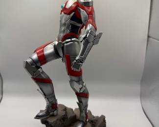 1/6 scale statue or collectible figure of Ultraman, specifically the Ultraman Suit version