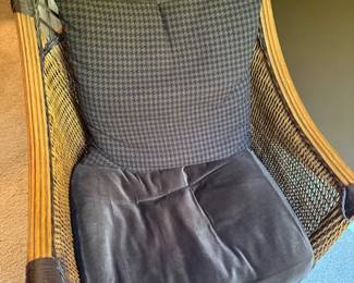 Comfortable and stylish Raton chair