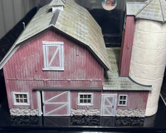 Landmark structures, Old weathered barn modelBR 5865. O Scale