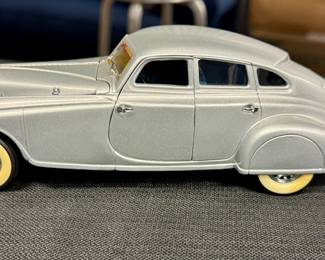 1933 Pierce Silver Arrow, 1/24 scale diecast model from the Danbury mint with rare blue interior