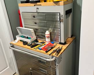 Nearly new tool chest