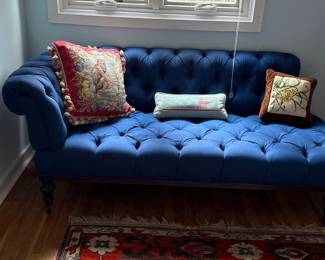 Tufted fainting couch