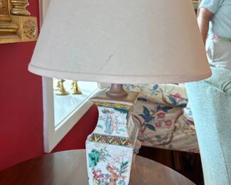 Famille rose Porcelain table lamp