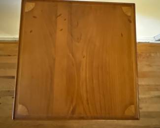 mahogany square top pedestal table