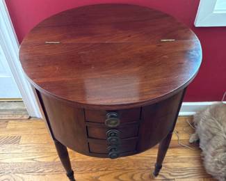 Federal style round mahogany end table