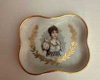 La Martinique Limoges porcelain trinket dish featuring Empress Josephine Bonaparte