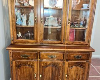 GORGEOUS BIRCH CHINA CABINET - MATCHES THE DINETTE!