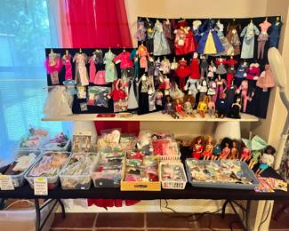 MORE BARBIES & OUTFITS GALORE!