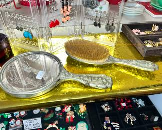 SILVER BRUSH & MIRROR SET
