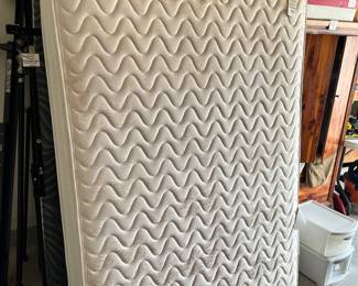 FULL SIZE MATTRESS SET