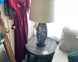 THE OTHER TABLE & LAMP[