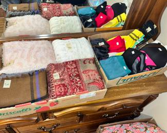 SCARVES & THROWS