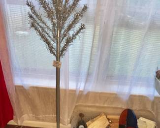 VINTAGE ALUMINUM TREE - COMPLETE WITH COLOR WHEEL!