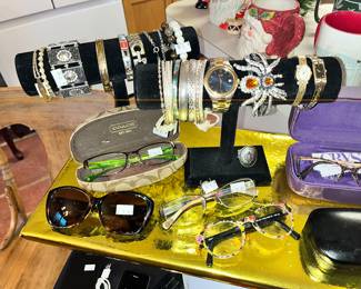 WATCHES & BRACELETS