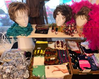 WOMEN'S ACCESSORIES