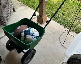 SCOTT'S SPREADER