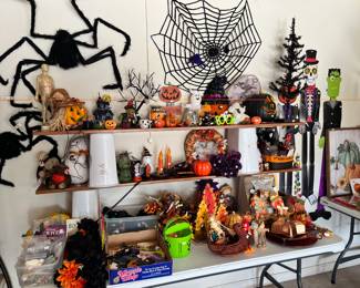 HALLOWEEN & FALL DECOR