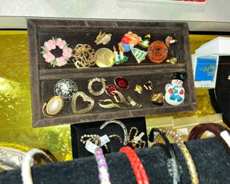 PINS & BROOCHES