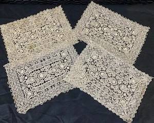 4- Lacer Placemats 
