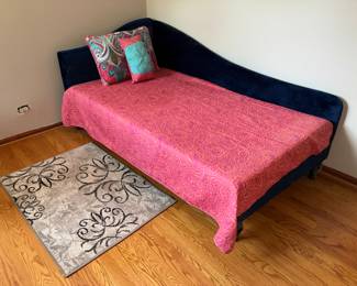 Daybed, Rug