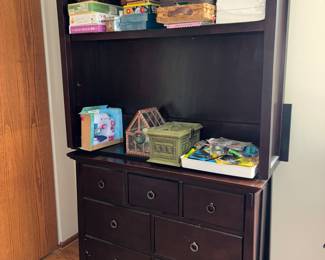 Bedroom Furniture, dresser with hutch