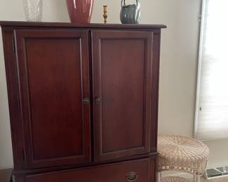 Nice wardrobe/dresser