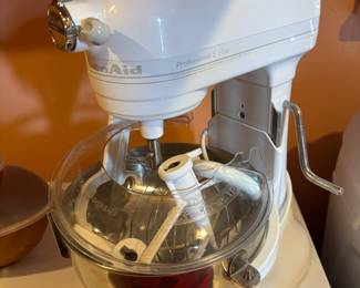Kitchen Aid White Professional 5 Plus Stand Mixer