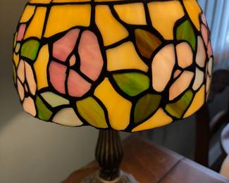 Tiffany Style Floral Table Lamp