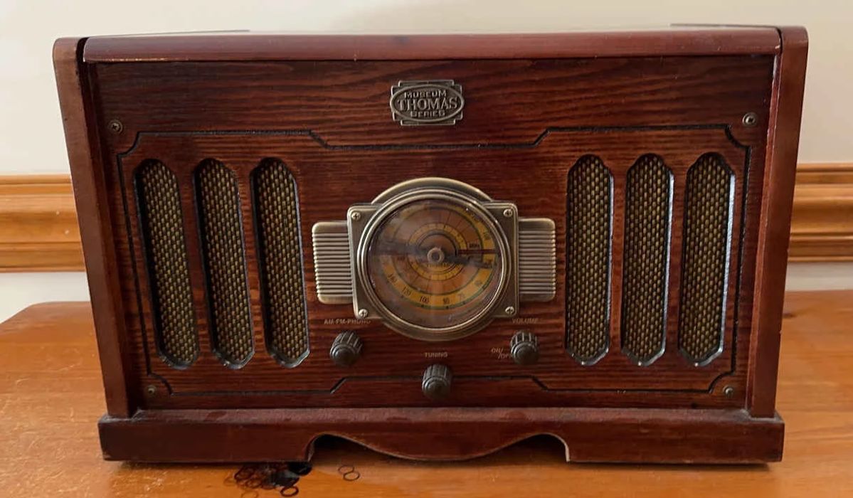 001 Thomas Museum Series Collectors Edition Radio