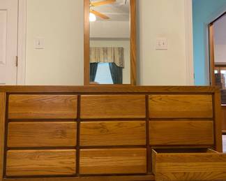 9 Drawer Dresser With Mirror 
