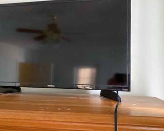 32 Inch Toshiba with Remote 
