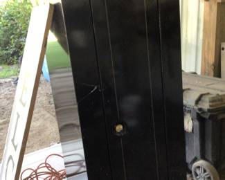 Sentinel gun safe with key $175.