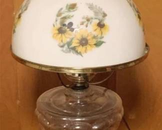518 - Gone with the Wind Lamp - 23" tall used as-is electric/electronic/mechanical item - no guarantee all components, untested.
