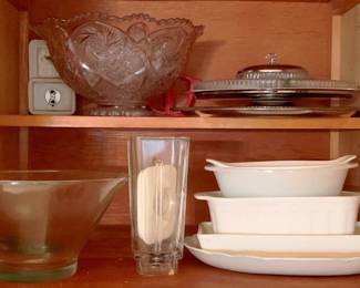 102 - Cabinet Lot
