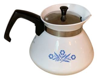116 - Corning Ware Blue Cornflower 6-cup Teapot P-104
