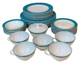 135 - 31pcs Pyrex Dishes
