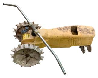 82 - Vintage Metal Sprinkler - 6 x 19 used as-is electric/electronic/mechanical item - no guarantee all components, untested.
