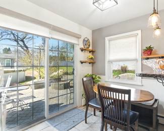 Kitchen able and chairs, bowl