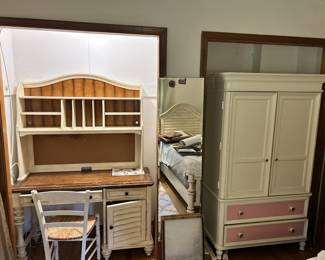 Kids desk. Solid wood and good quality. 