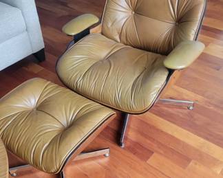 Frank Doerner, Eames Style chair