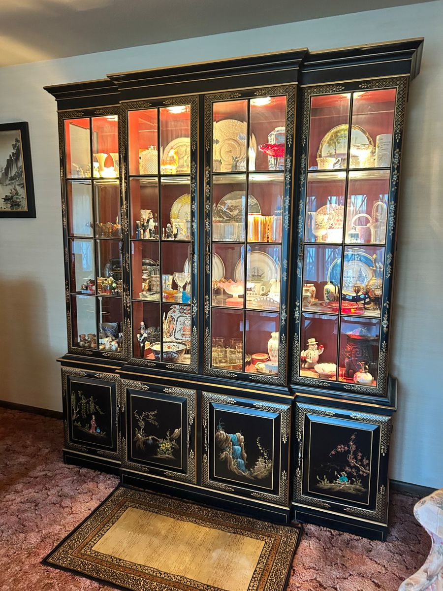 Beautiful Chinoiserie Japanese Breakfront Cabinet 