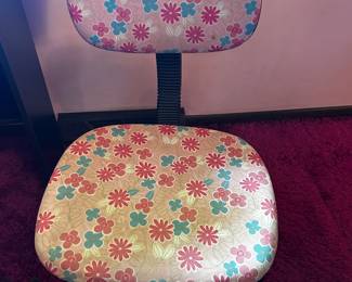 Cute Daisy Power Desk Chair
