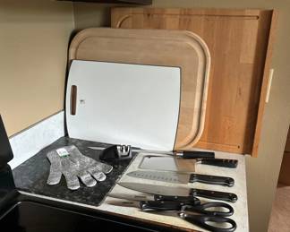 Knives And Cutting Boards