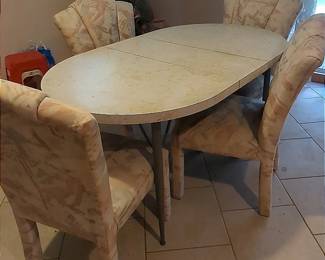 Kitchen Table And 4 Chairs