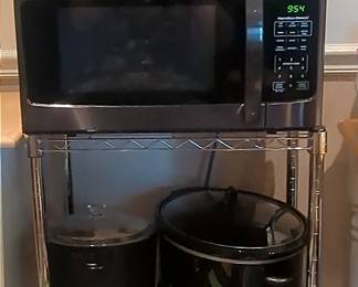 Small Kitchen Appliance Lot With Microwave And Wire Rack