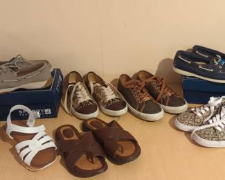 Womens Size 8 Sneakers And Sandals