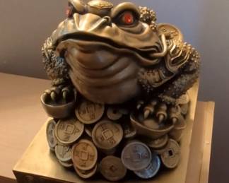 Large Bronze Money Frog