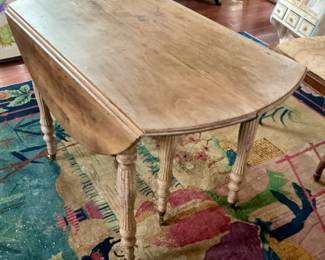 Country French table with drop leaves down